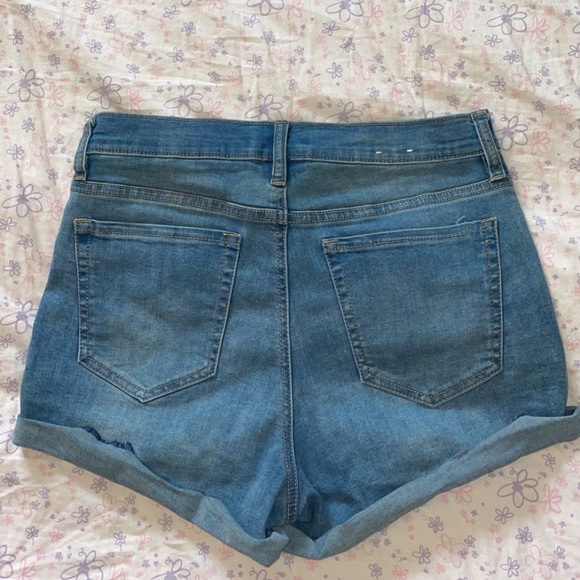 Blue high waisted jean shorts - Picture 2 of 3